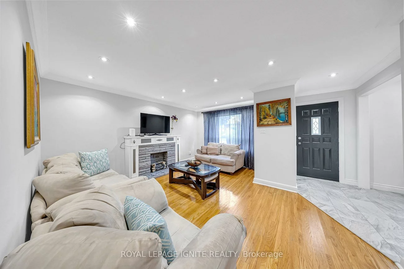 45, Redwater, Rexdale-Kipling, Toronto