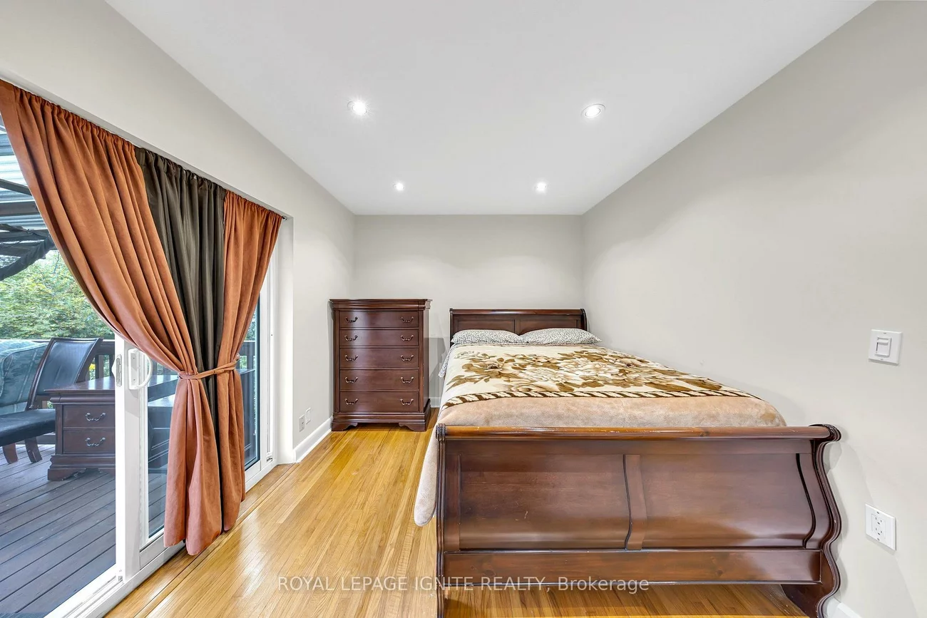 45, Redwater, Rexdale-Kipling, Toronto