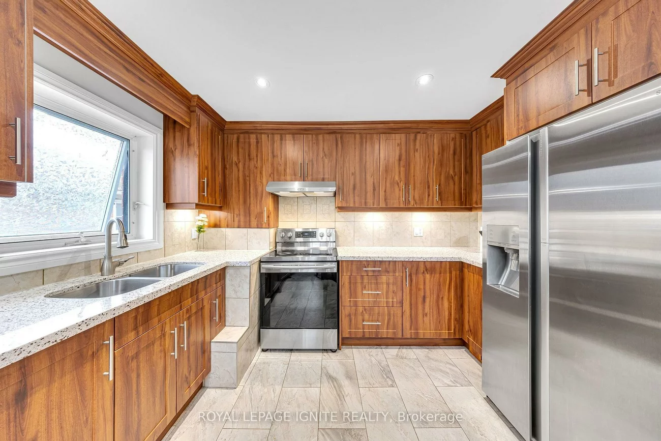 45, Redwater, Rexdale-Kipling, Toronto