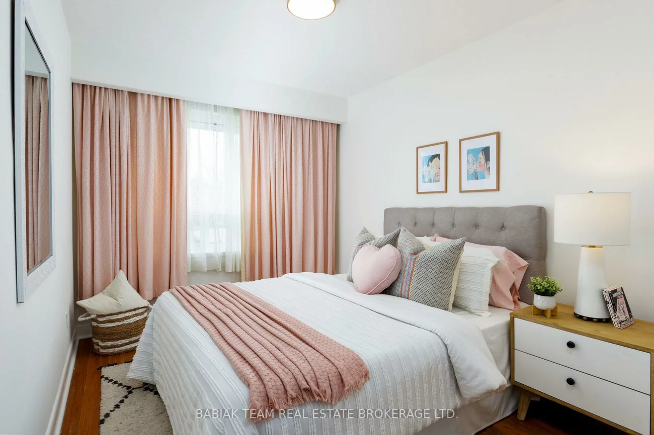 9, Camborne, Downsview-Roding-CFB, Toronto
