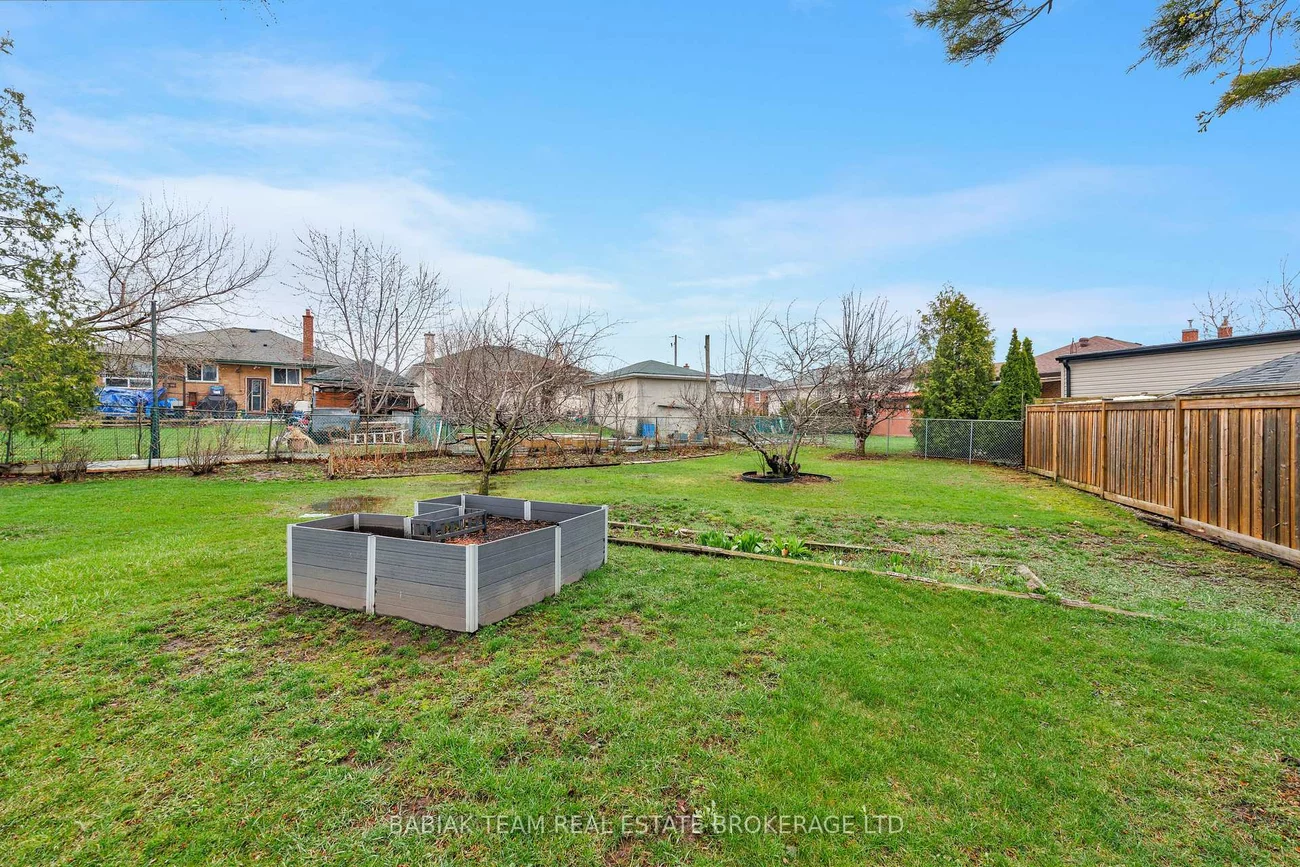 9, Camborne, Downsview-Roding-CFB, Toronto