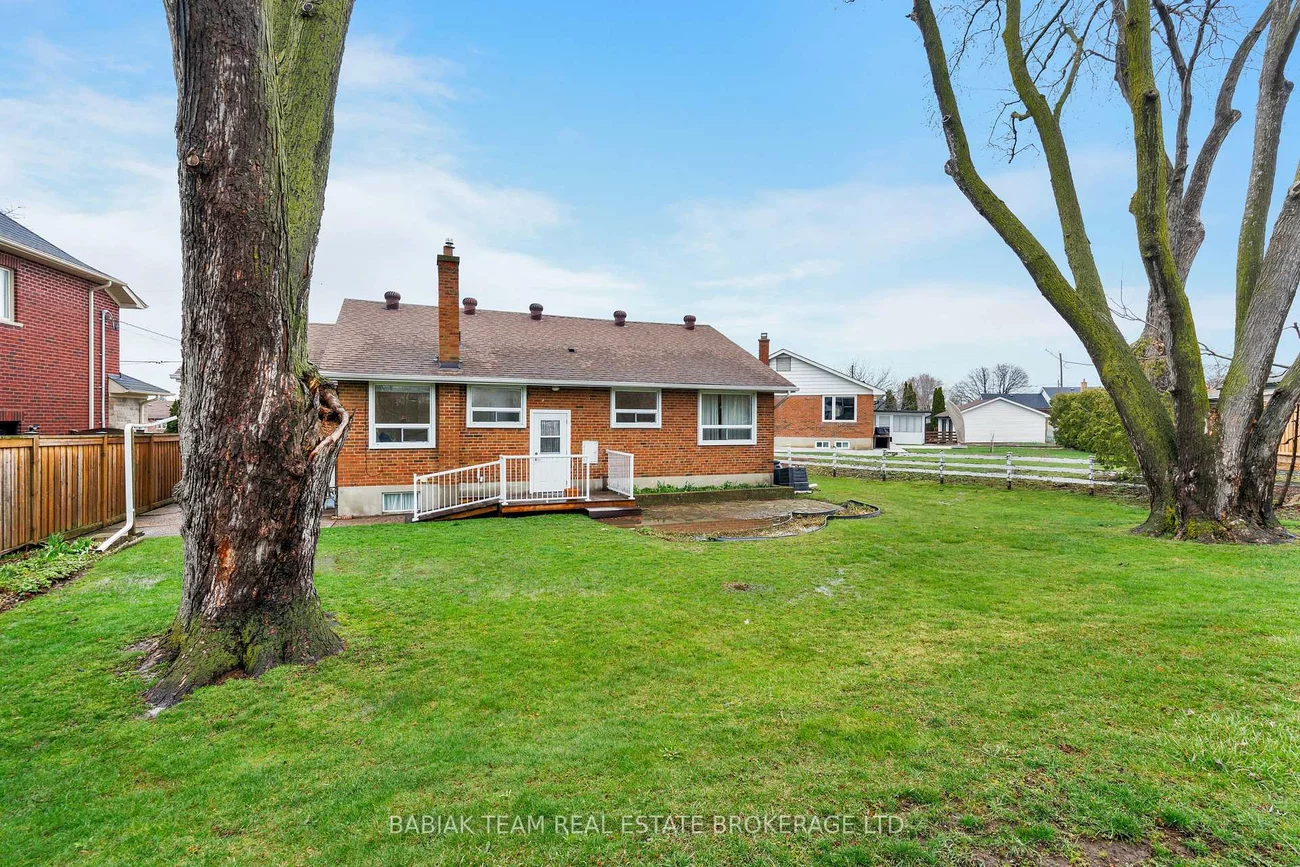 9, Camborne, Downsview-Roding-CFB, Toronto