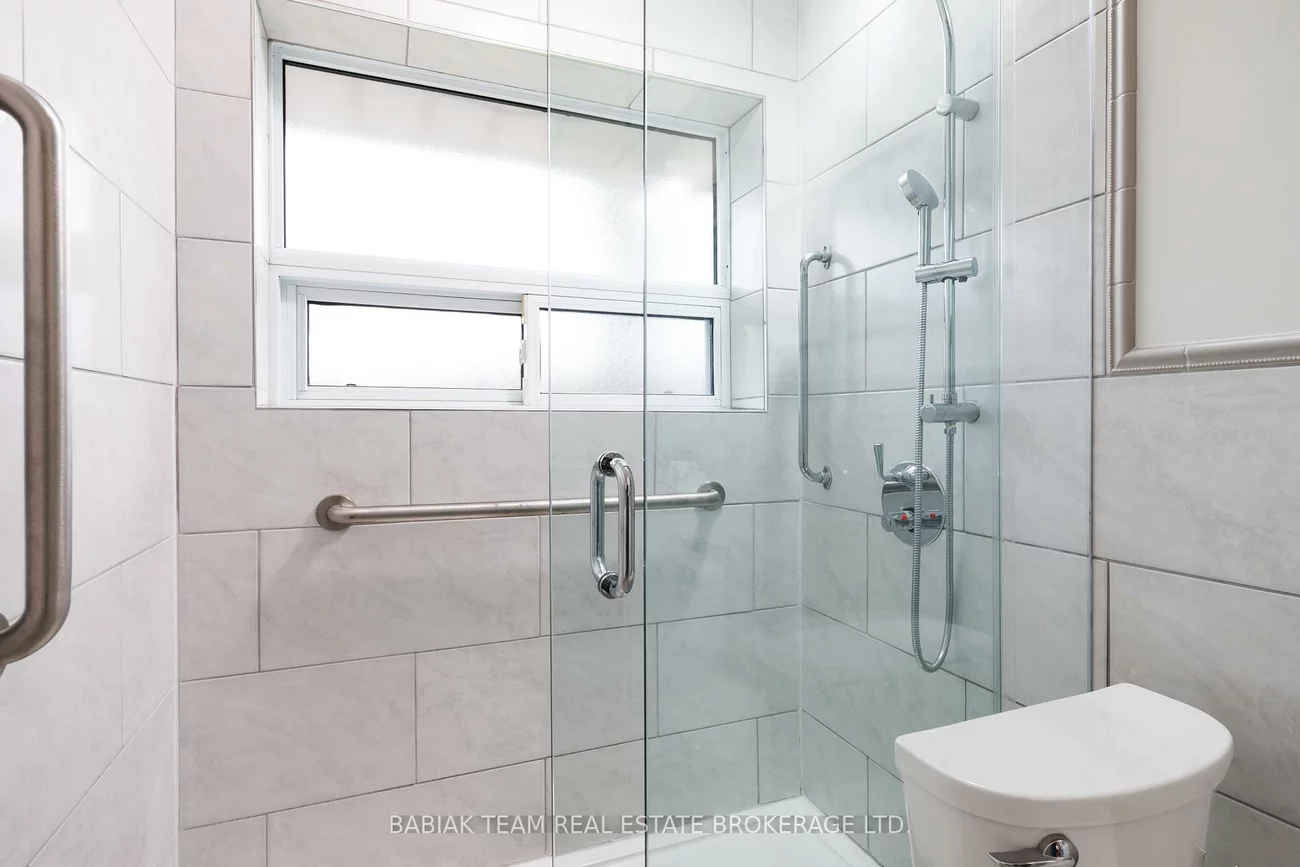 9, Camborne, Downsview-Roding-CFB, Toronto