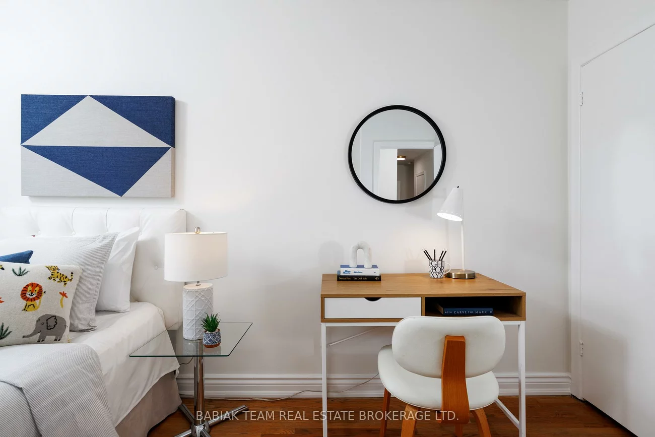 9, Camborne, Downsview-Roding-CFB, Toronto