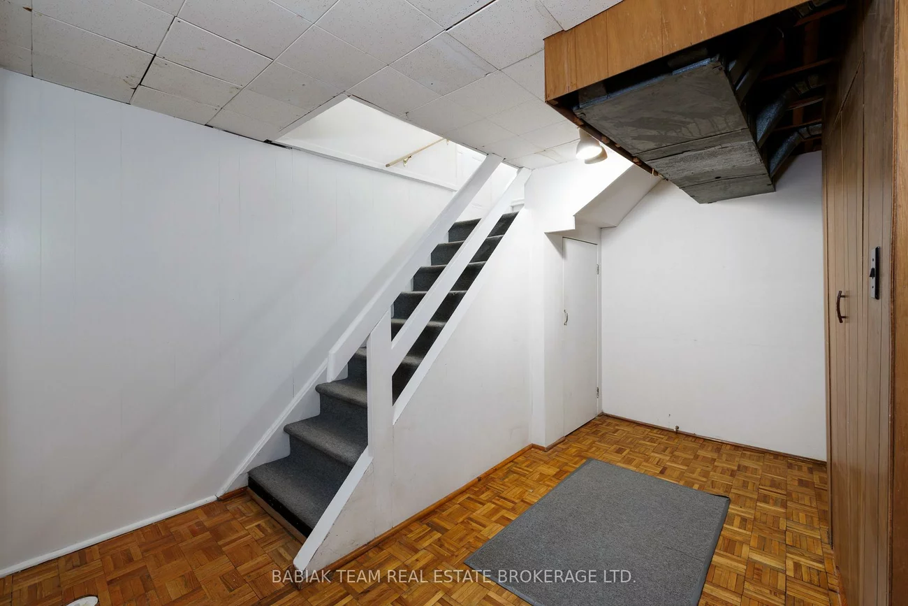 9, Camborne, Downsview-Roding-CFB, Toronto