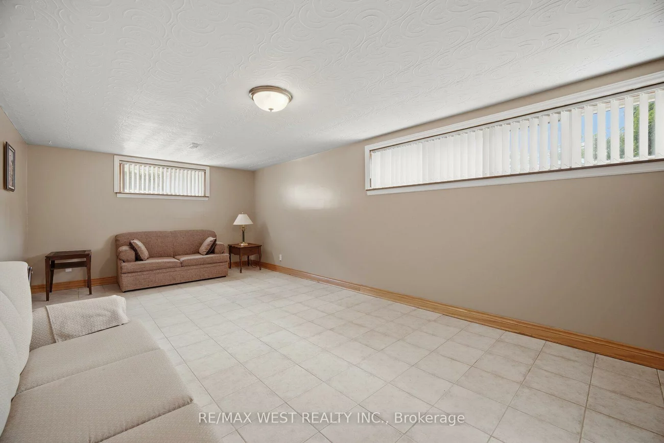89, Wendell, Humberlea-Pelmo Park W4, Toronto