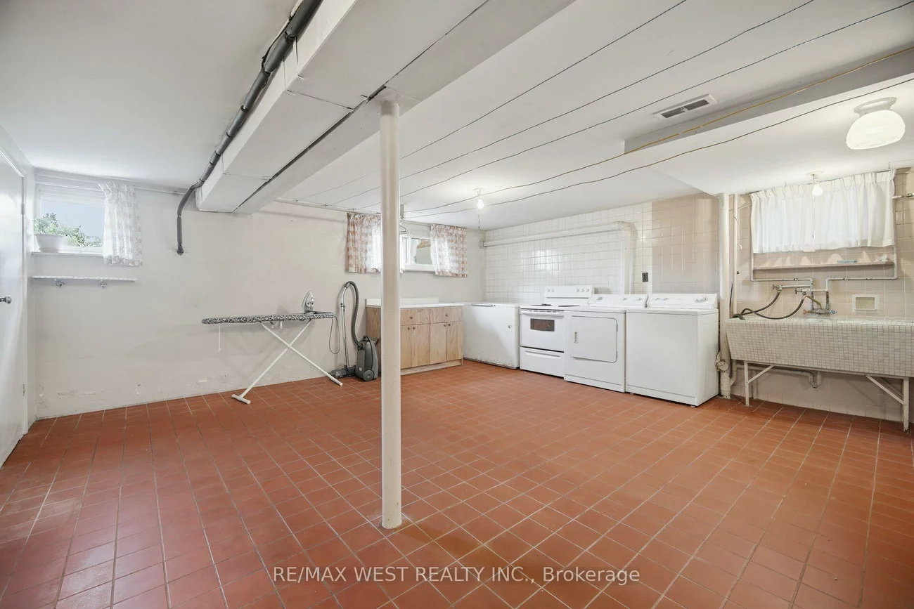 89, Wendell, Humberlea-Pelmo Park W4, Toronto