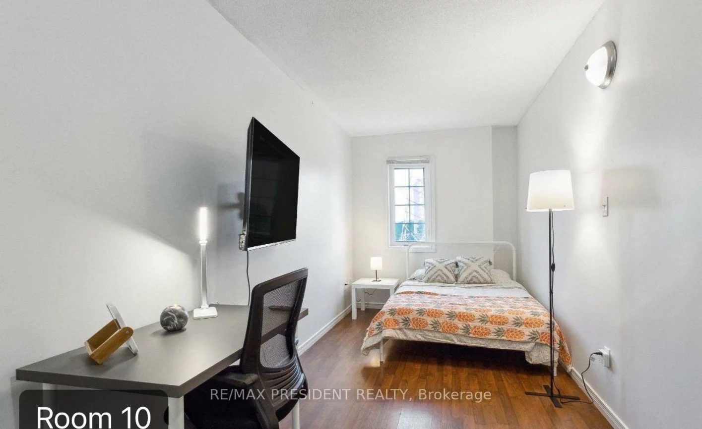 3, Herzberg, York University Heights, Toronto