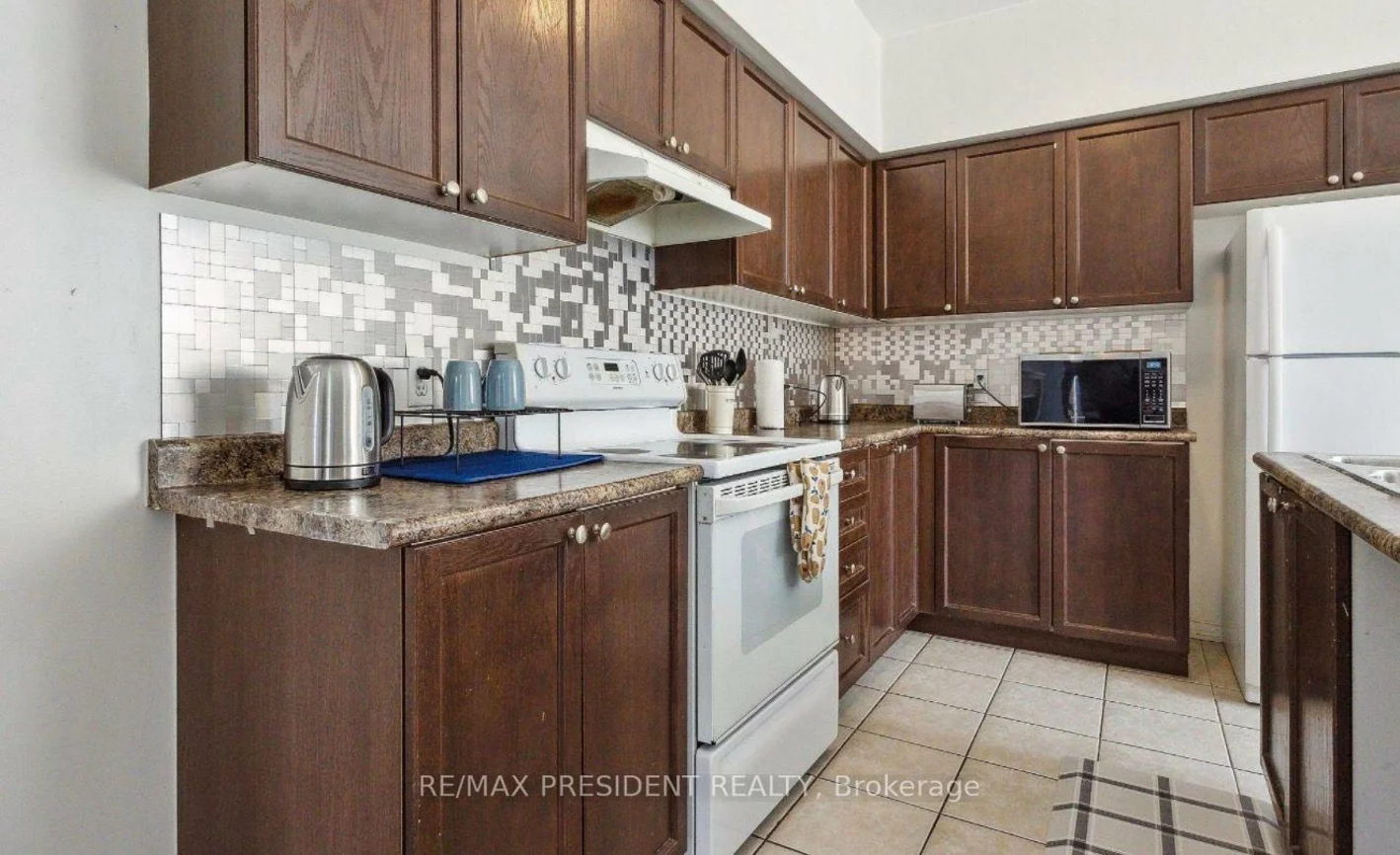 3, Herzberg, York University Heights, Toronto