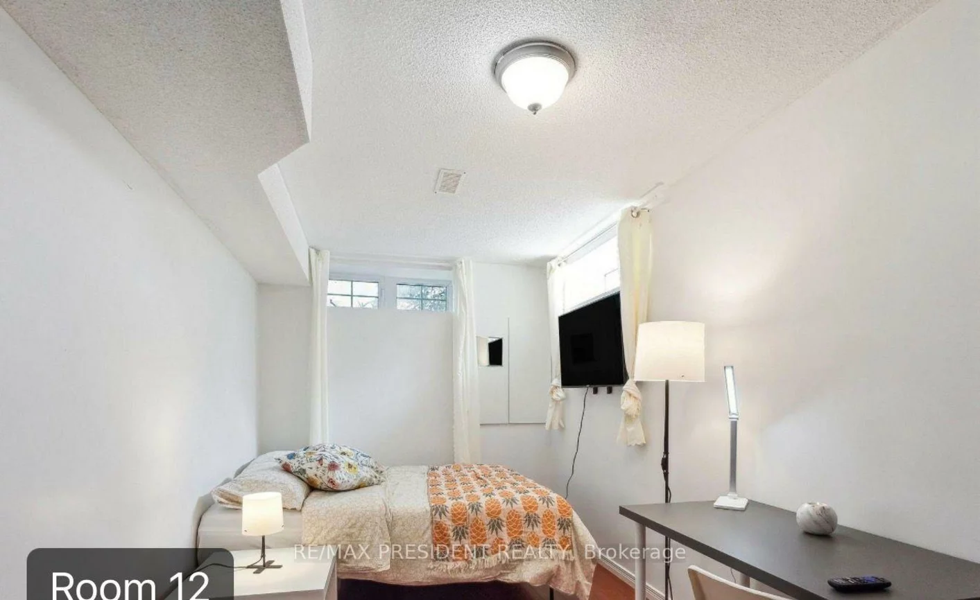 3, Herzberg, York University Heights, Toronto
