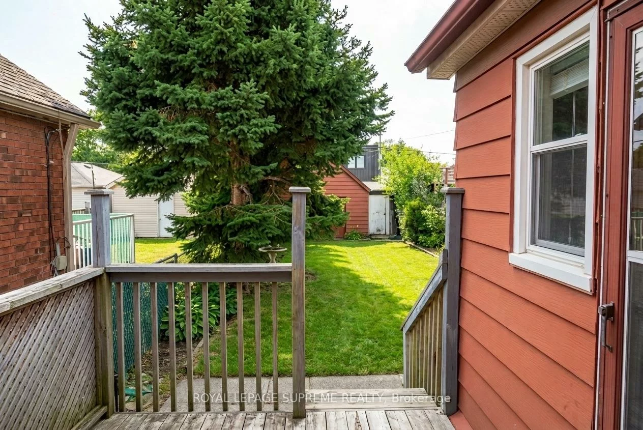 48, Mould, Rockcliffe-Smythe, Toronto