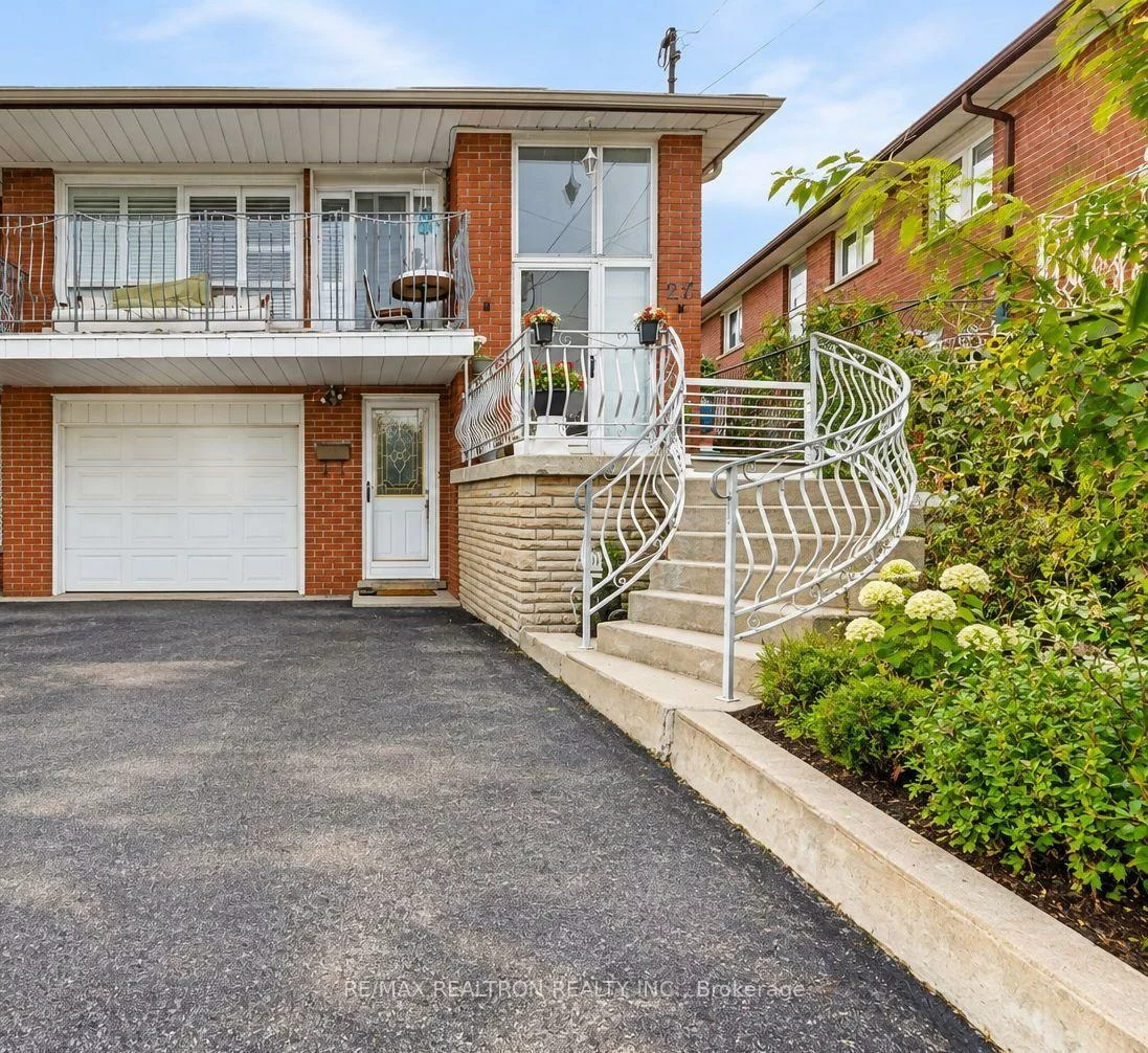 26, Brubeck, Humbermede, Toronto