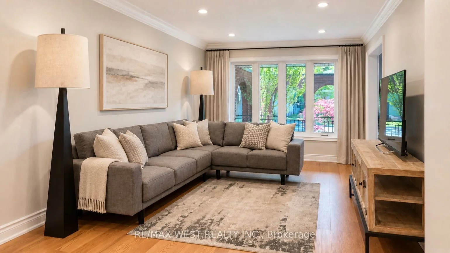 65, Foch, Alderwood, Toronto