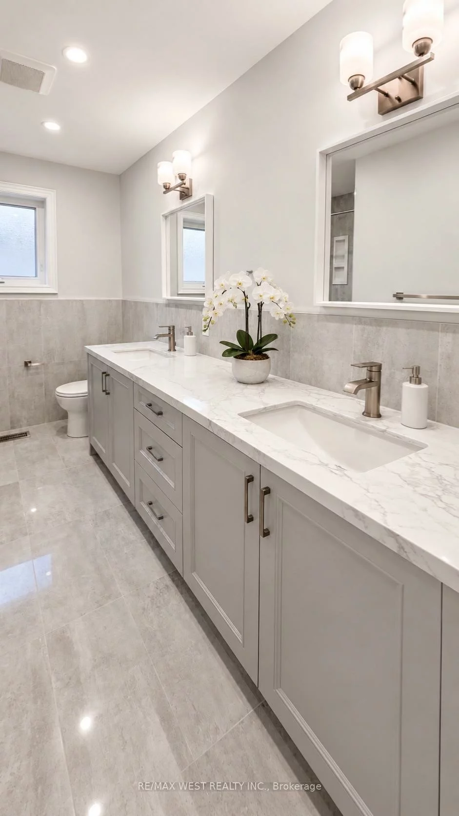 65, Foch, Alderwood, Toronto