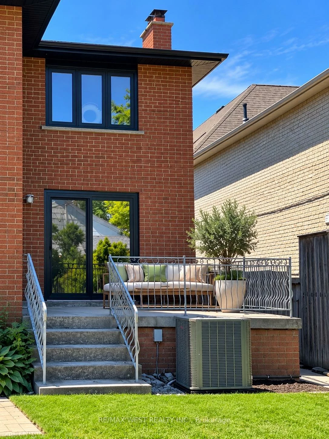 65, Foch, Alderwood, Toronto