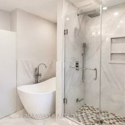 65, Foch, Alderwood, Toronto
