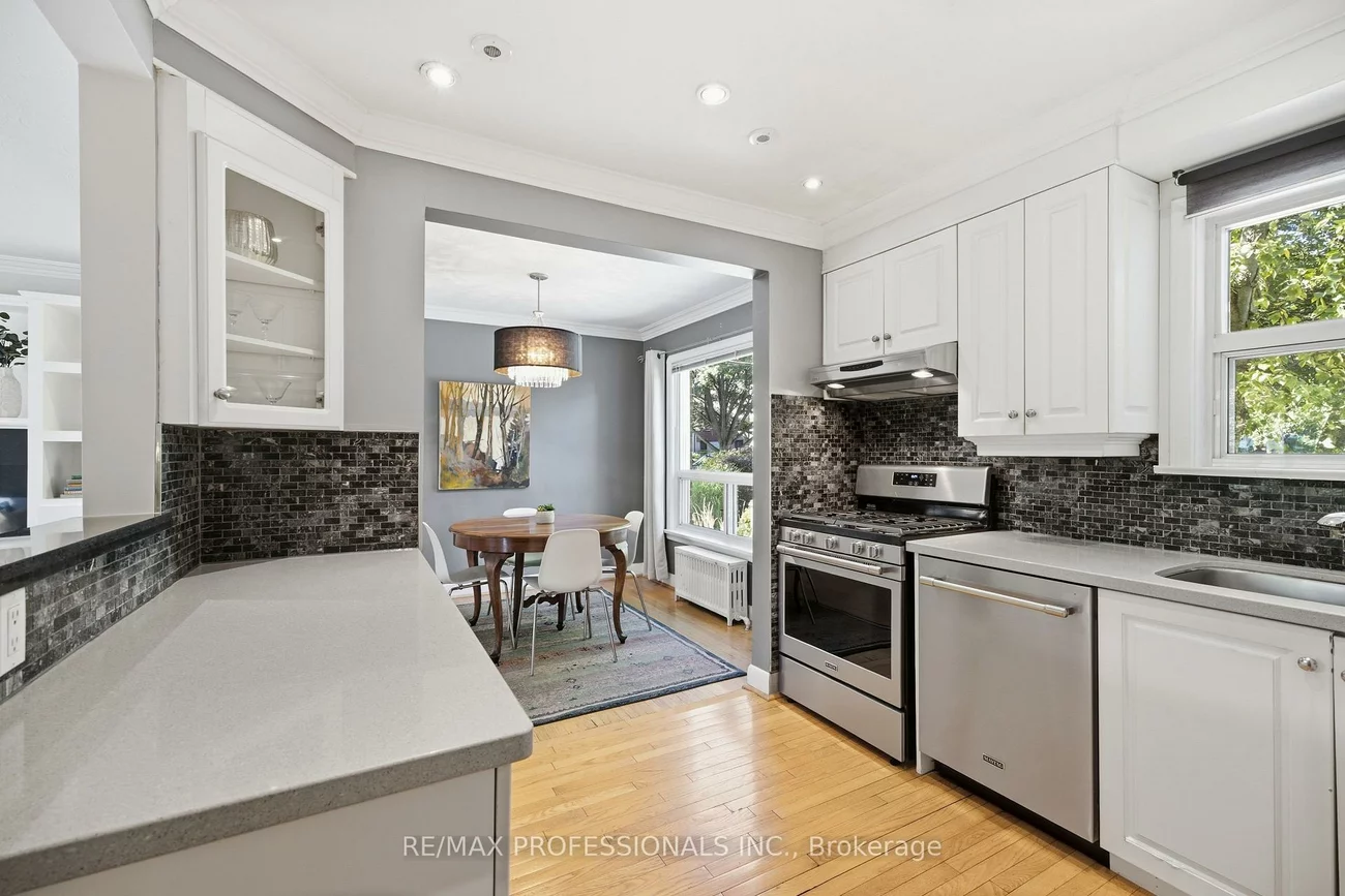 60, Fernalroy, Stonegate-Queensway, Toronto