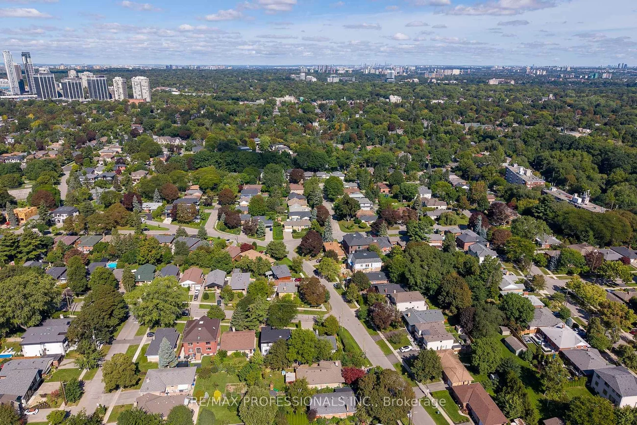 60, Fernalroy, Stonegate-Queensway, Toronto