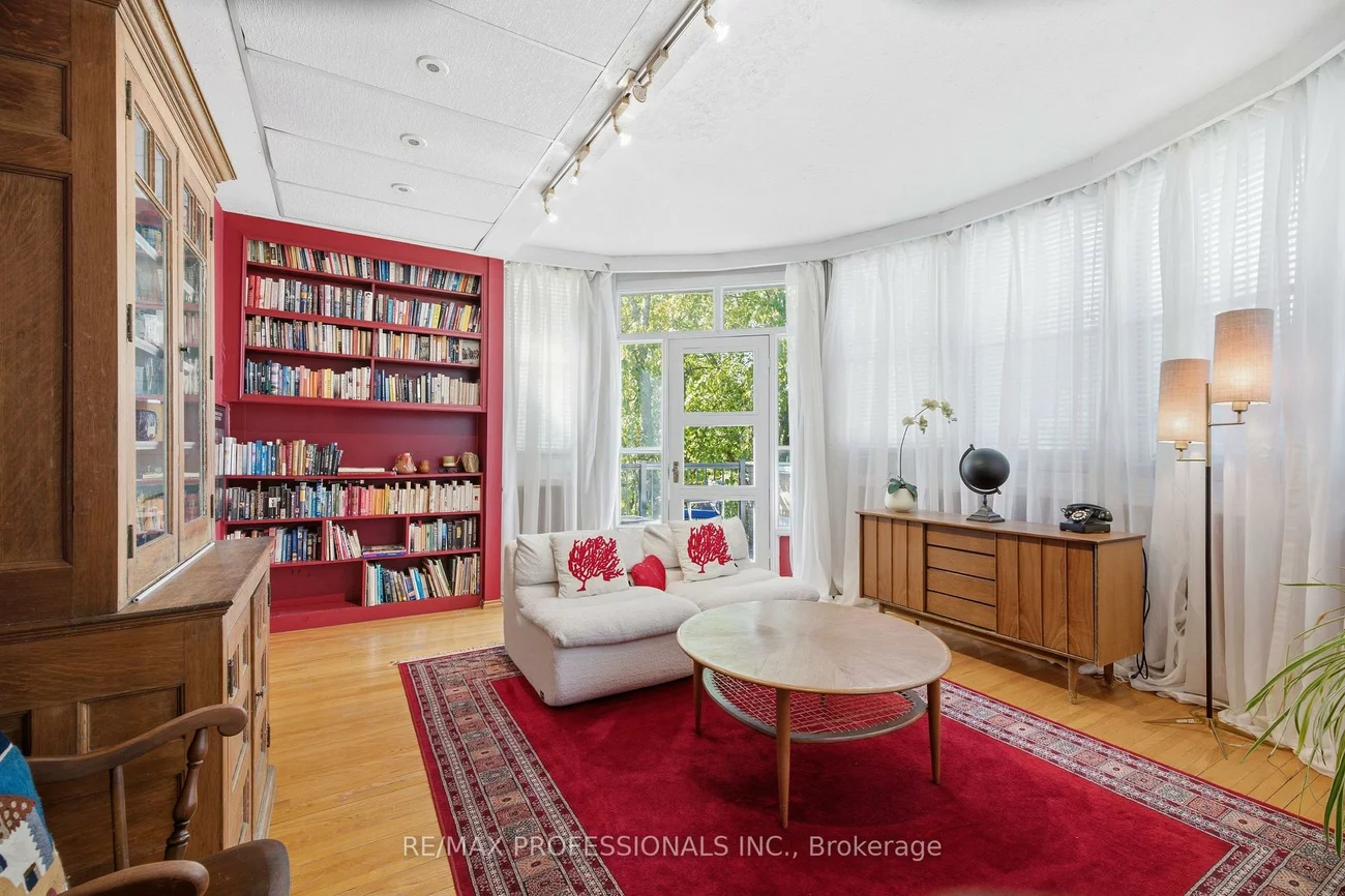 60, Fernalroy, Stonegate-Queensway, Toronto