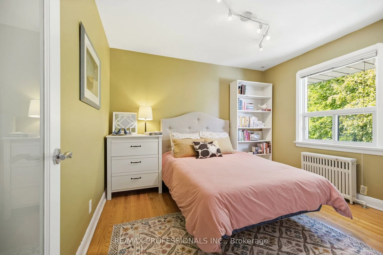 60, Fernalroy, Stonegate-Queensway, Toronto