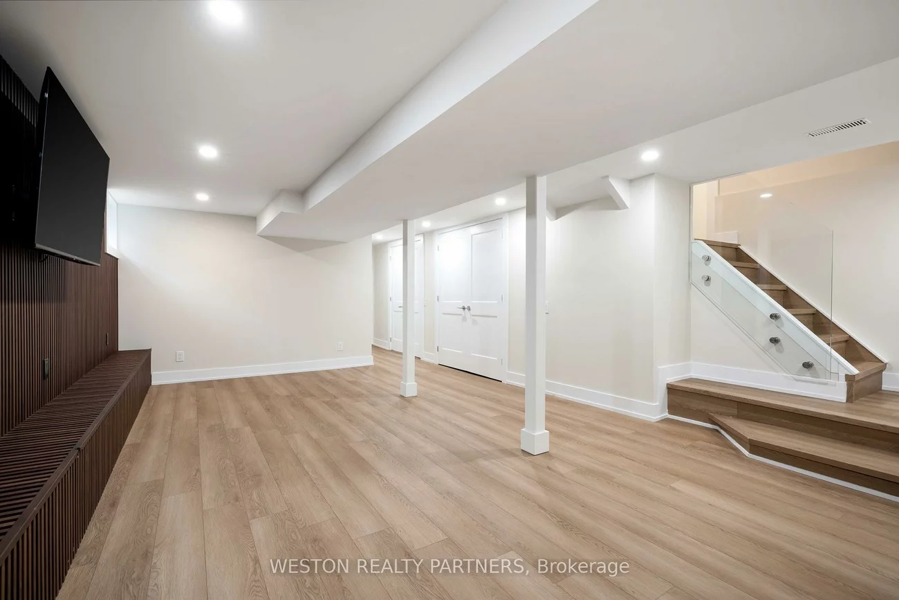 19, Mattice, Islington-City Centre West, Toronto
