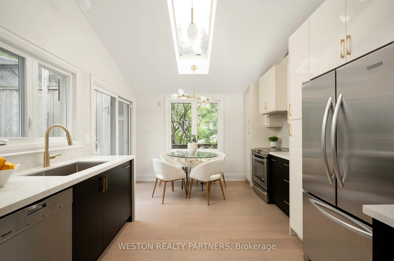 19, Mattice, Islington-City Centre West, Toronto