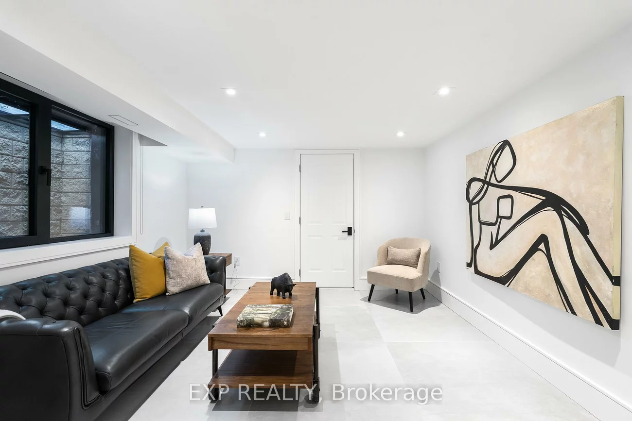 65, Edgecroft, Stonegate-Queensway, Toronto
