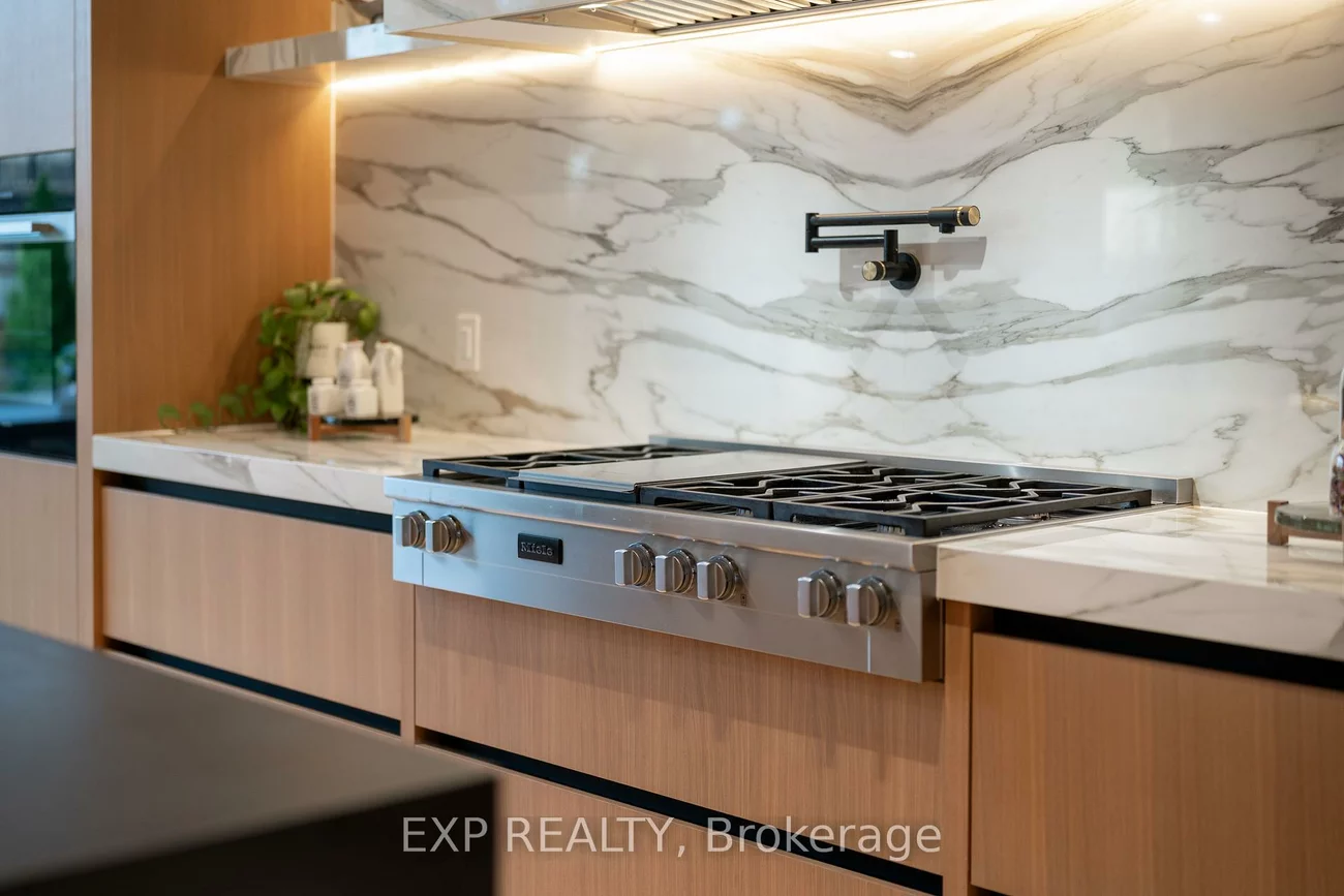 65, Edgecroft, Stonegate-Queensway, Toronto