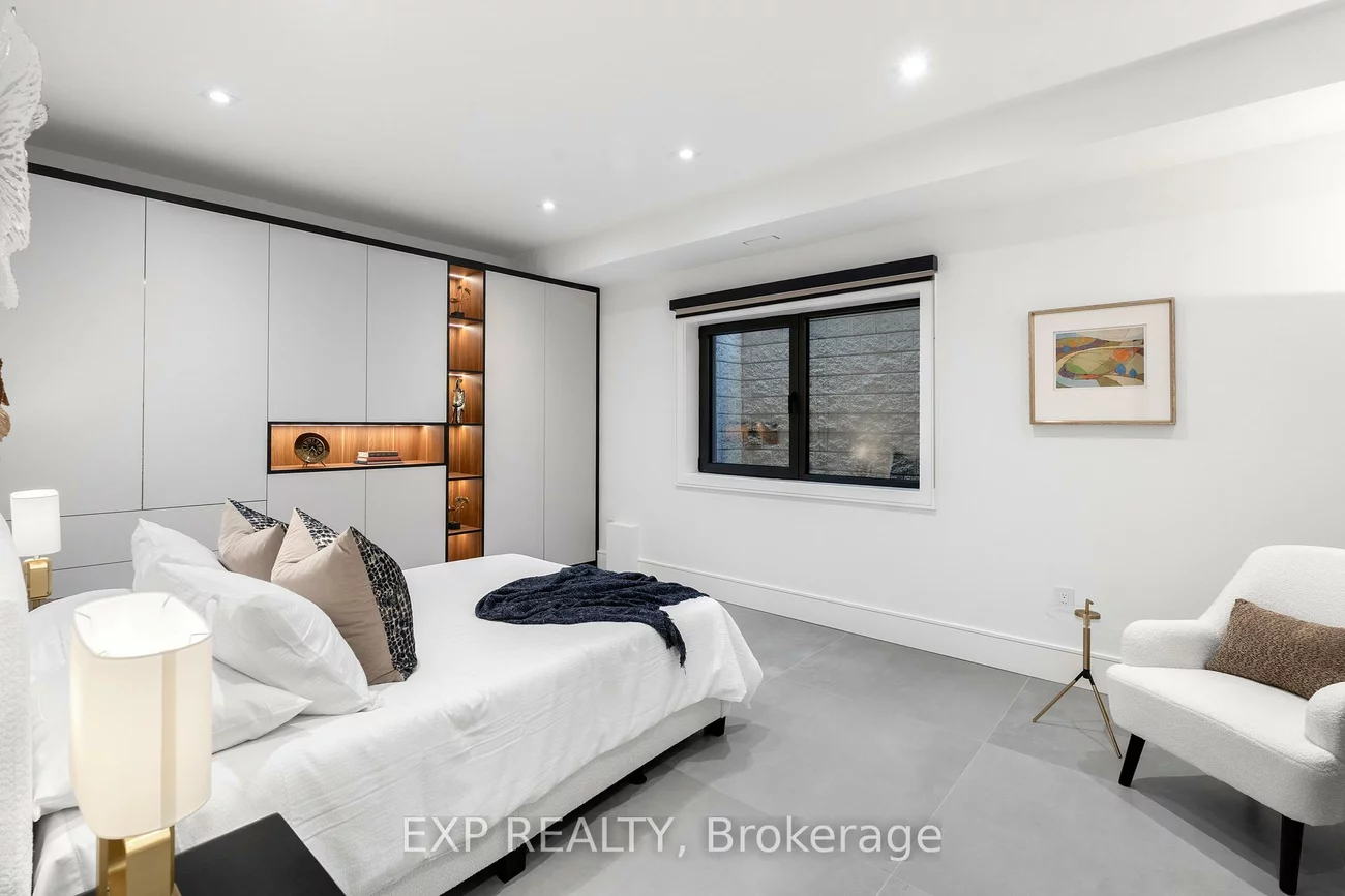 65, Edgecroft, Stonegate-Queensway, Toronto