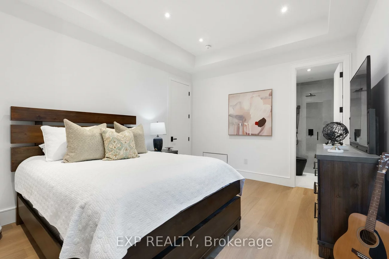 65, Edgecroft, Stonegate-Queensway, Toronto