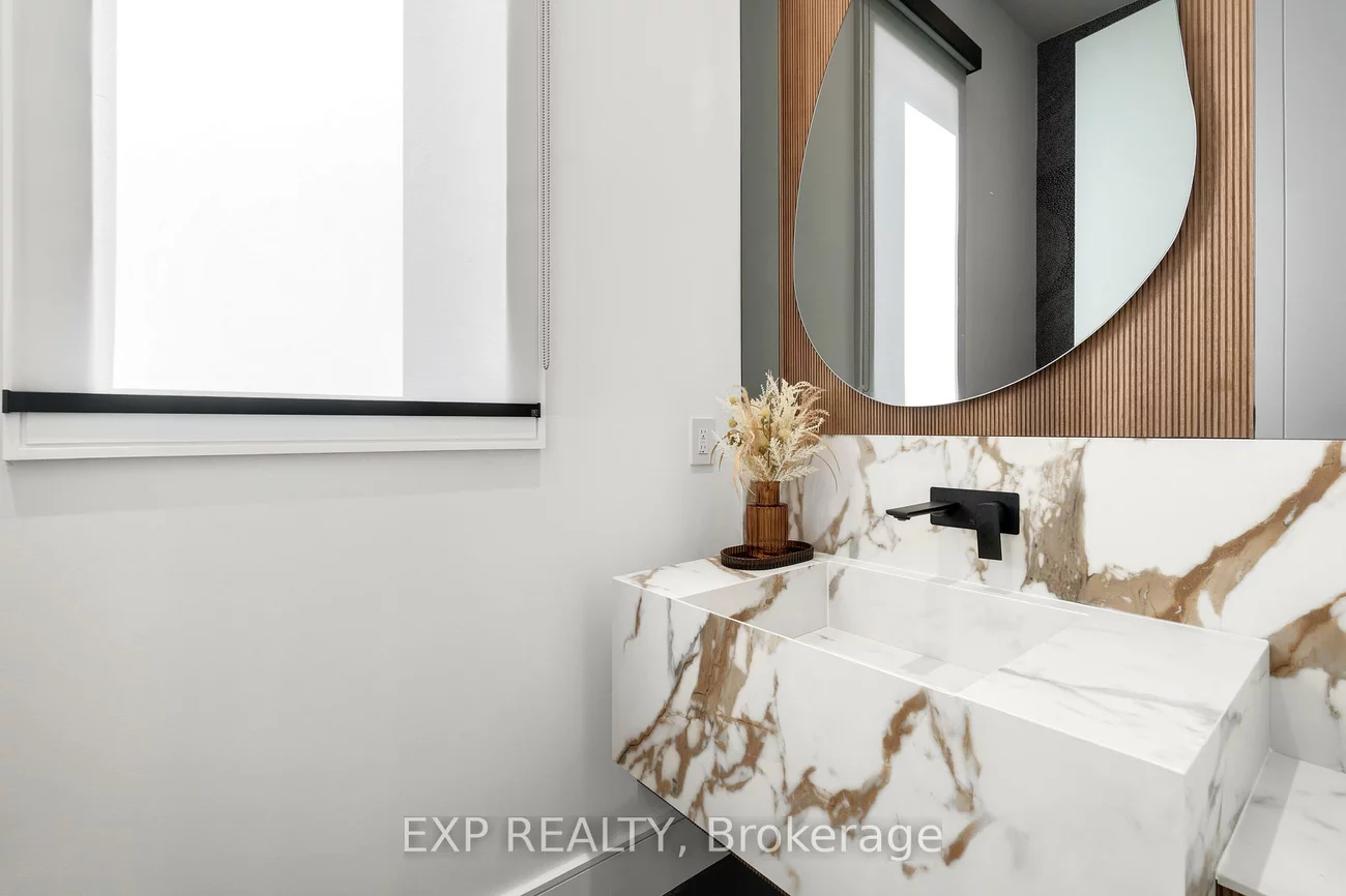 65, Edgecroft, Stonegate-Queensway, Toronto
