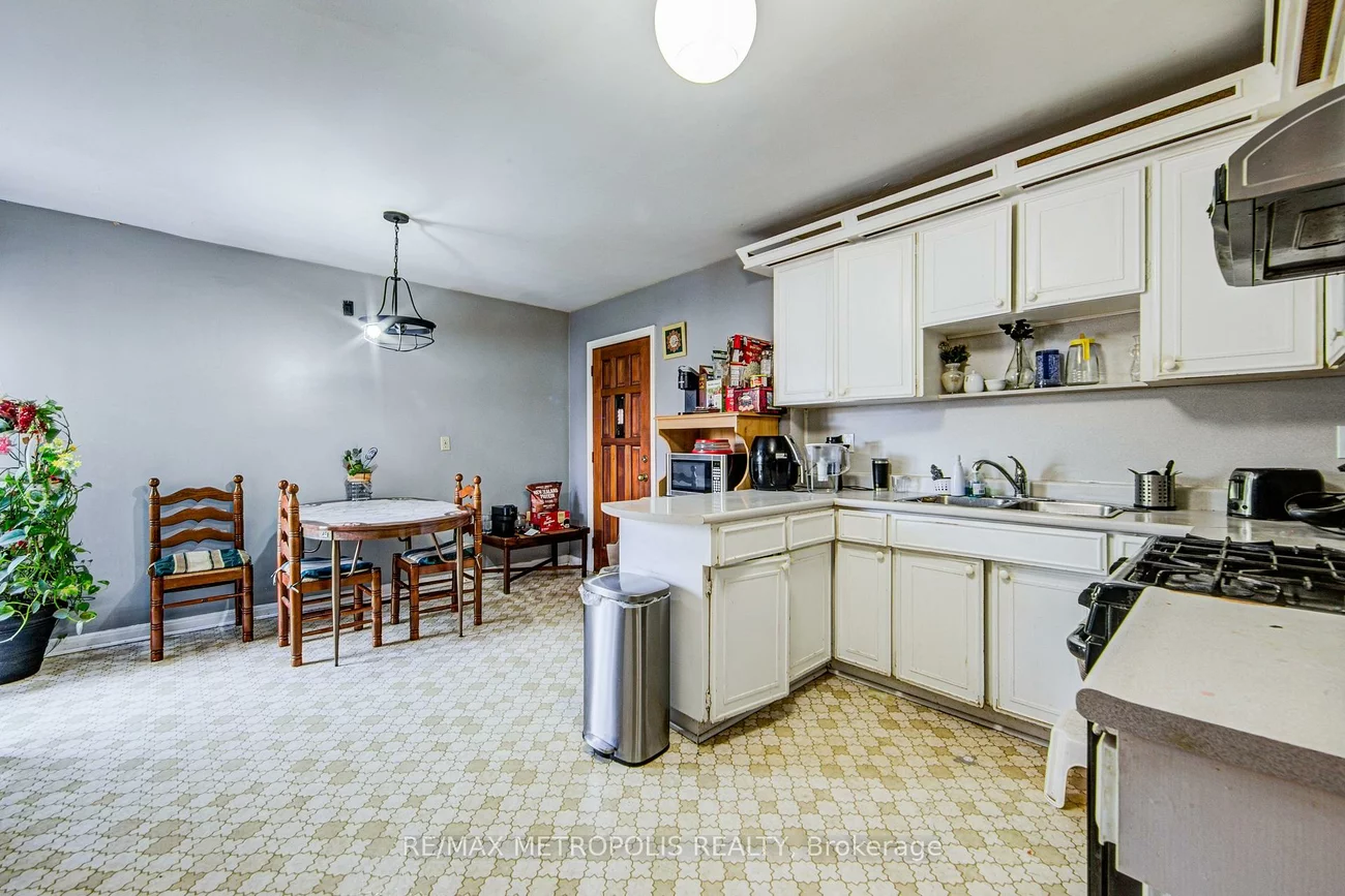 110, Stevenson, Mount Olive-Silverstone-Jamestown, Toronto