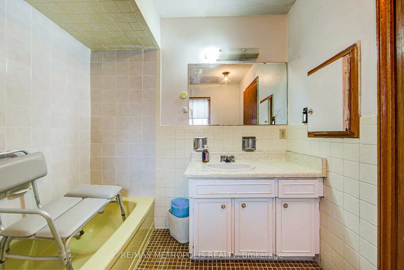 110, Stevenson, Mount Olive-Silverstone-Jamestown, Toronto