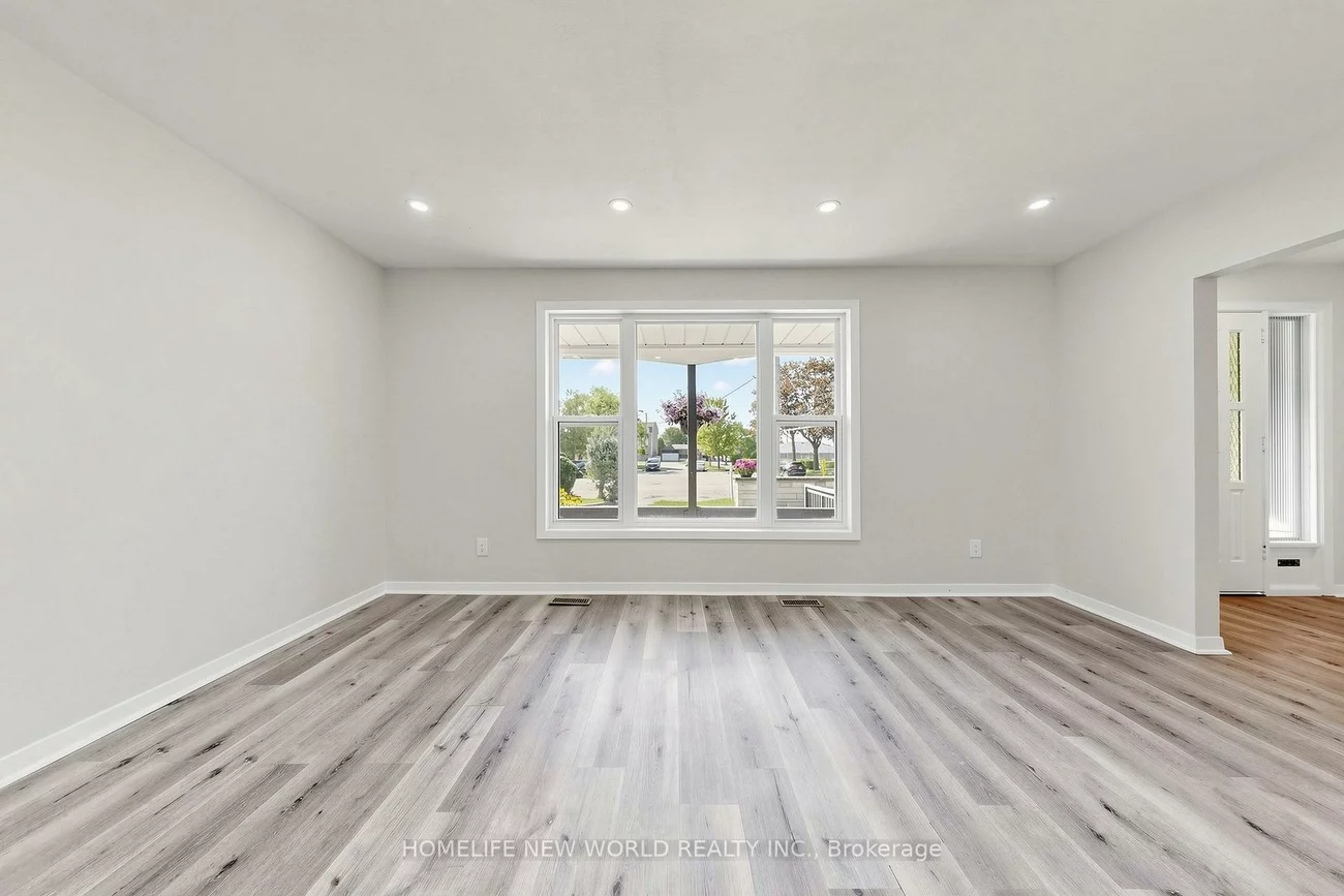 12, Greyfriar, Glenfield-Jane Heights, Toronto