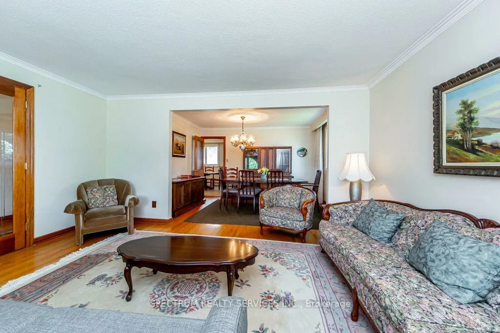 16, Burin, Eringate-Centennial-West Deane, Toronto