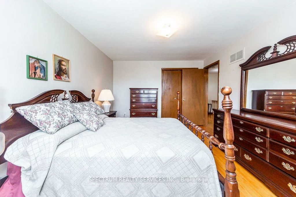 16, Burin, Eringate-Centennial-West Deane, Toronto