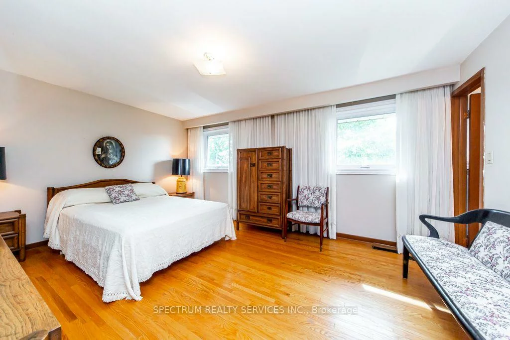 16, Burin, Eringate-Centennial-West Deane, Toronto