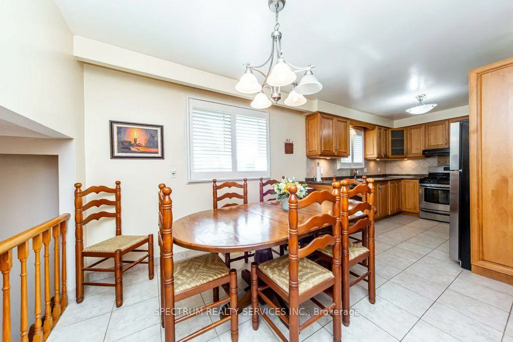 16, Burin, Eringate-Centennial-West Deane, Toronto