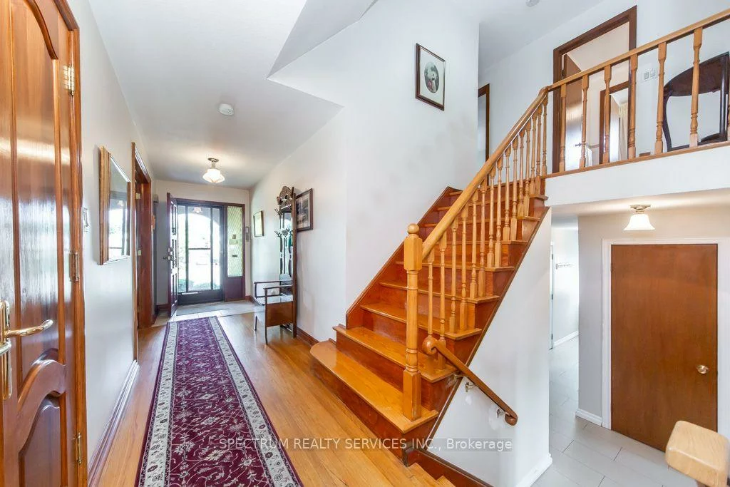 16, Burin, Eringate-Centennial-West Deane, Toronto