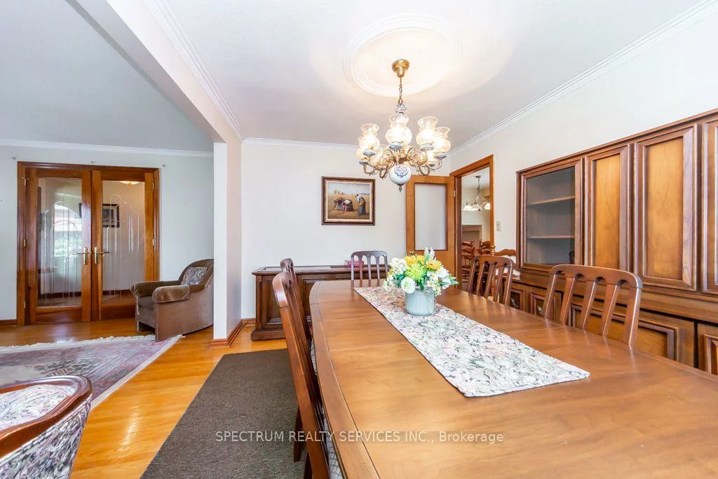 16, Burin, Eringate-Centennial-West Deane, Toronto