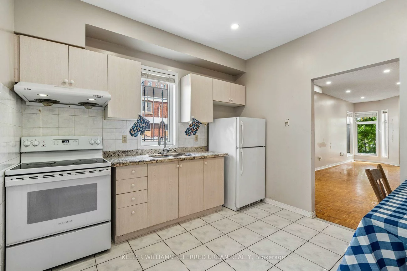 1508, Dupont, Dovercourt-Wallace Emerson-Junction, Toronto