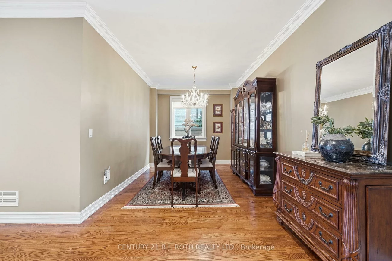 20, Creston, Yorkdale-Glen Park, Toronto