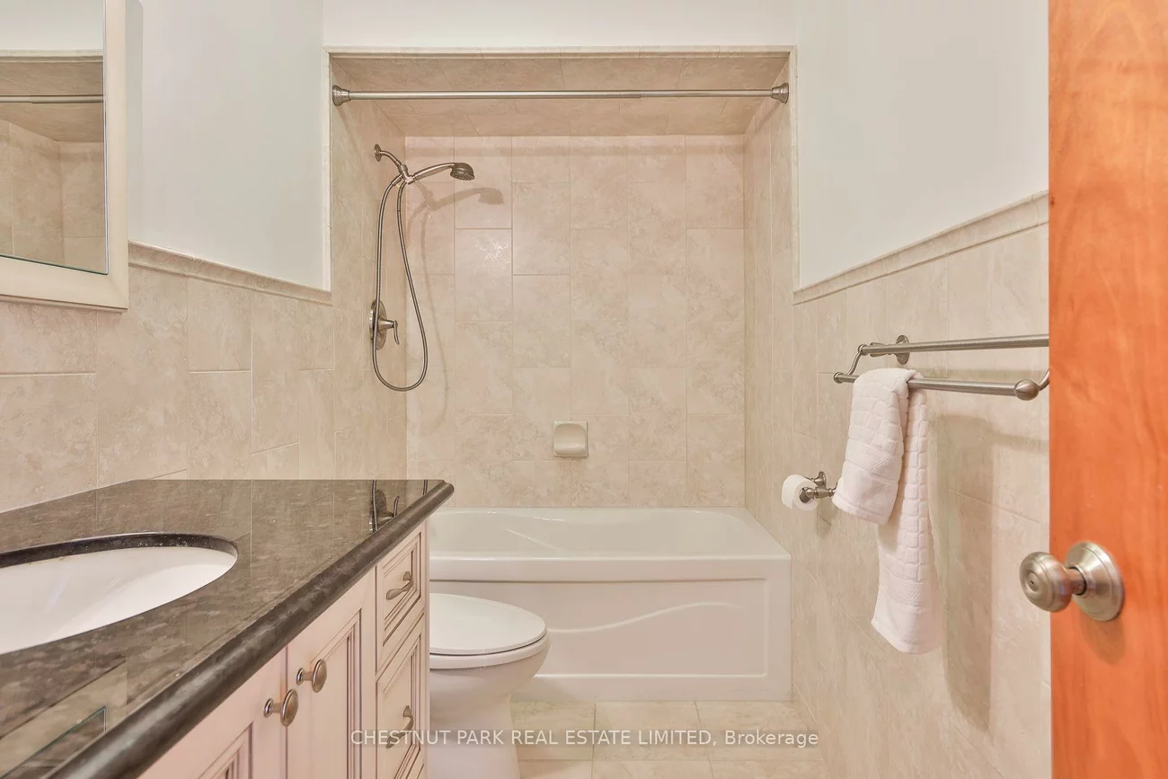 28, Charrington, Glenfield-Jane Heights, Toronto