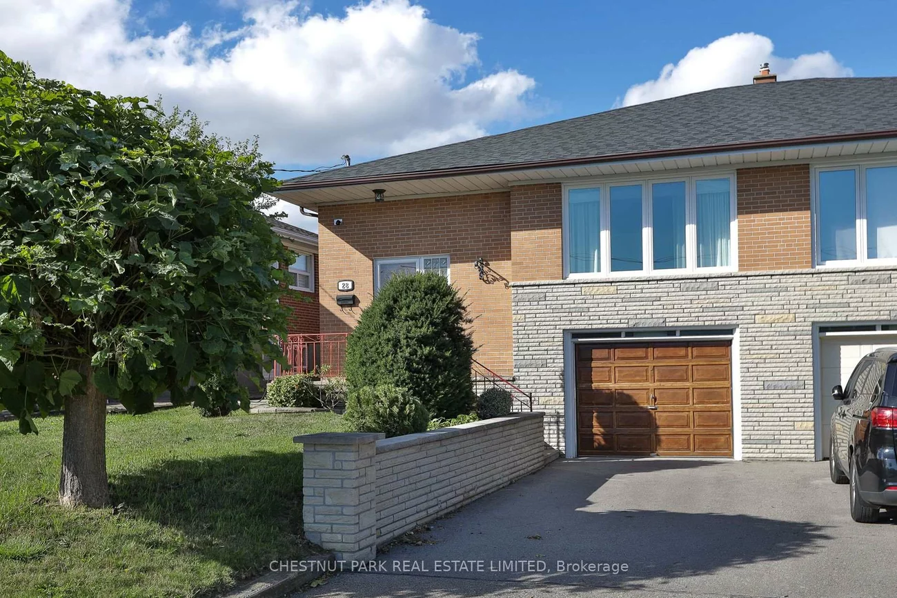 28, Charrington, Glenfield-Jane Heights, Toronto