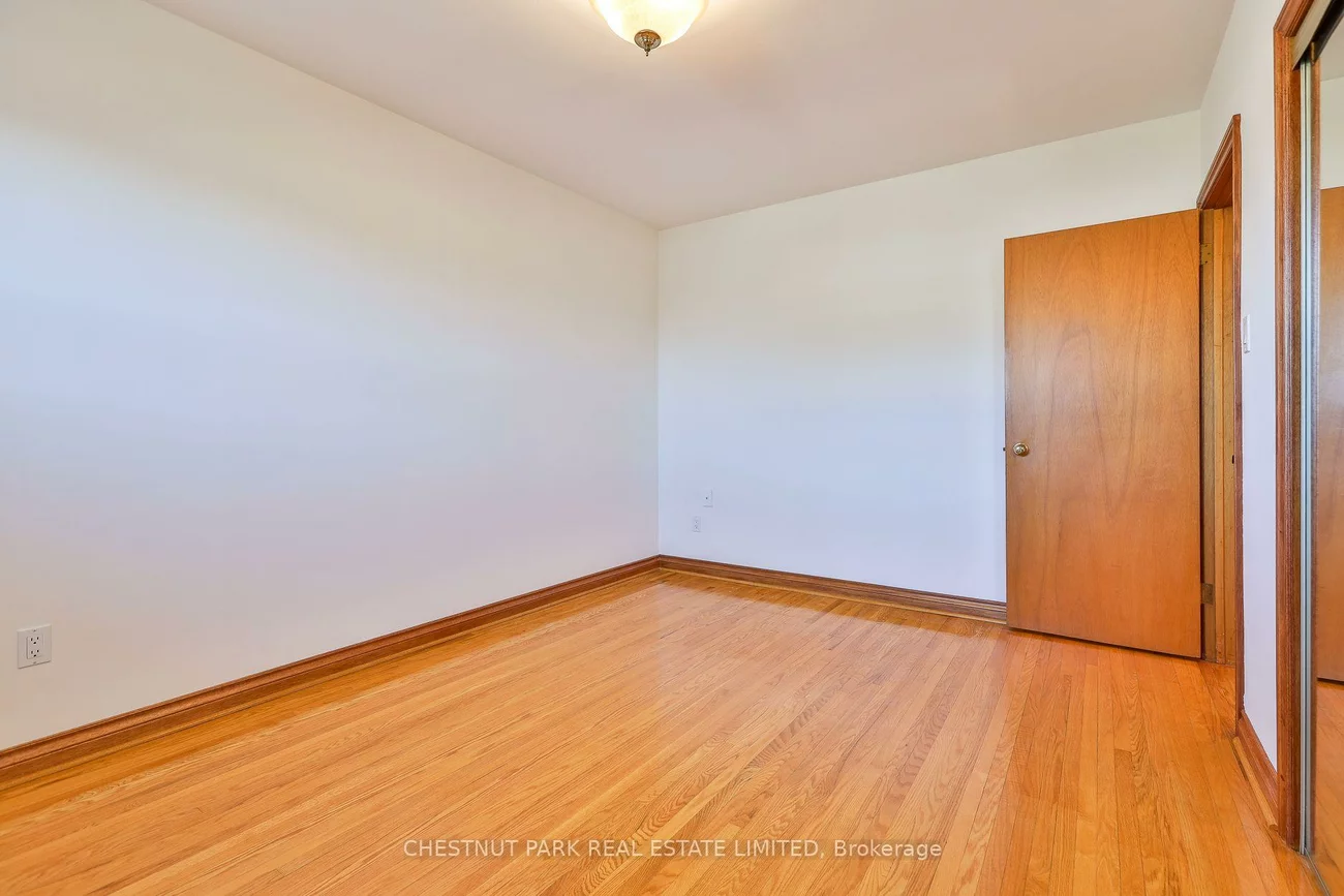 28, Charrington, Glenfield-Jane Heights, Toronto