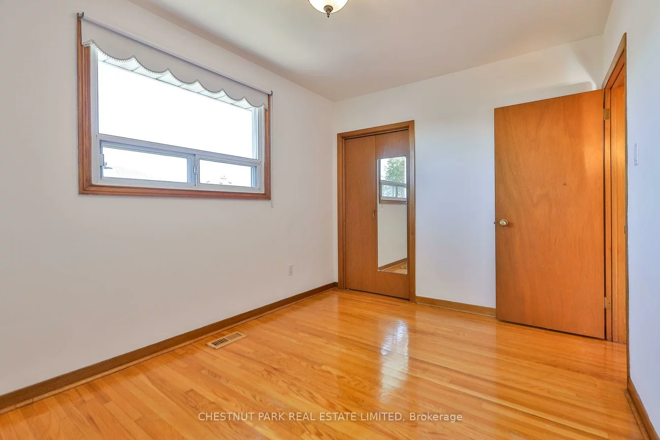 28, Charrington, Glenfield-Jane Heights, Toronto