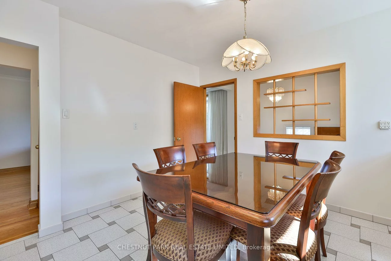 28, Charrington, Glenfield-Jane Heights, Toronto