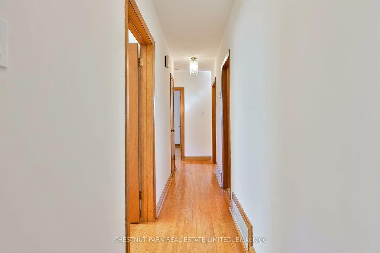 28, Charrington, Glenfield-Jane Heights, Toronto