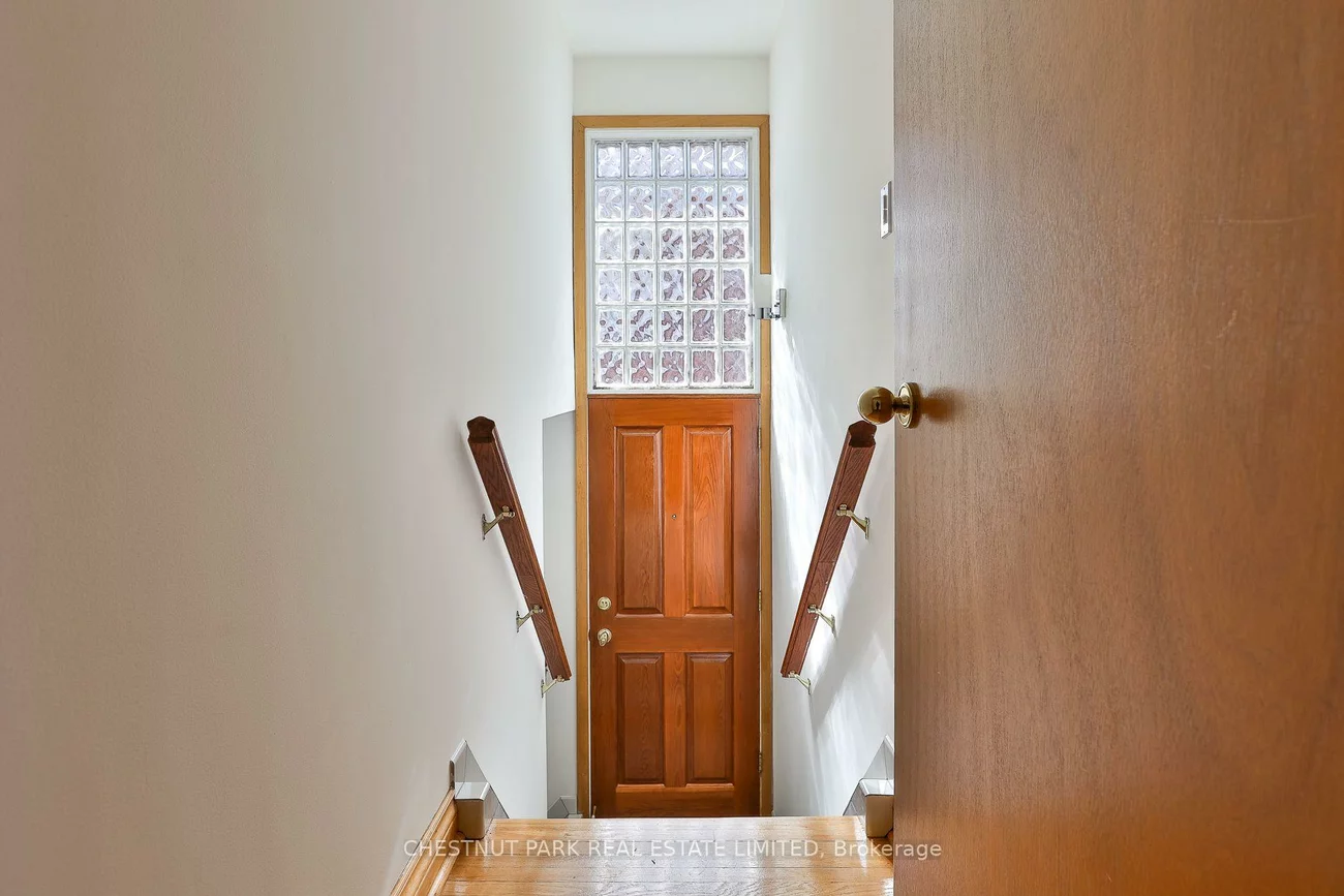 28, Charrington, Glenfield-Jane Heights, Toronto