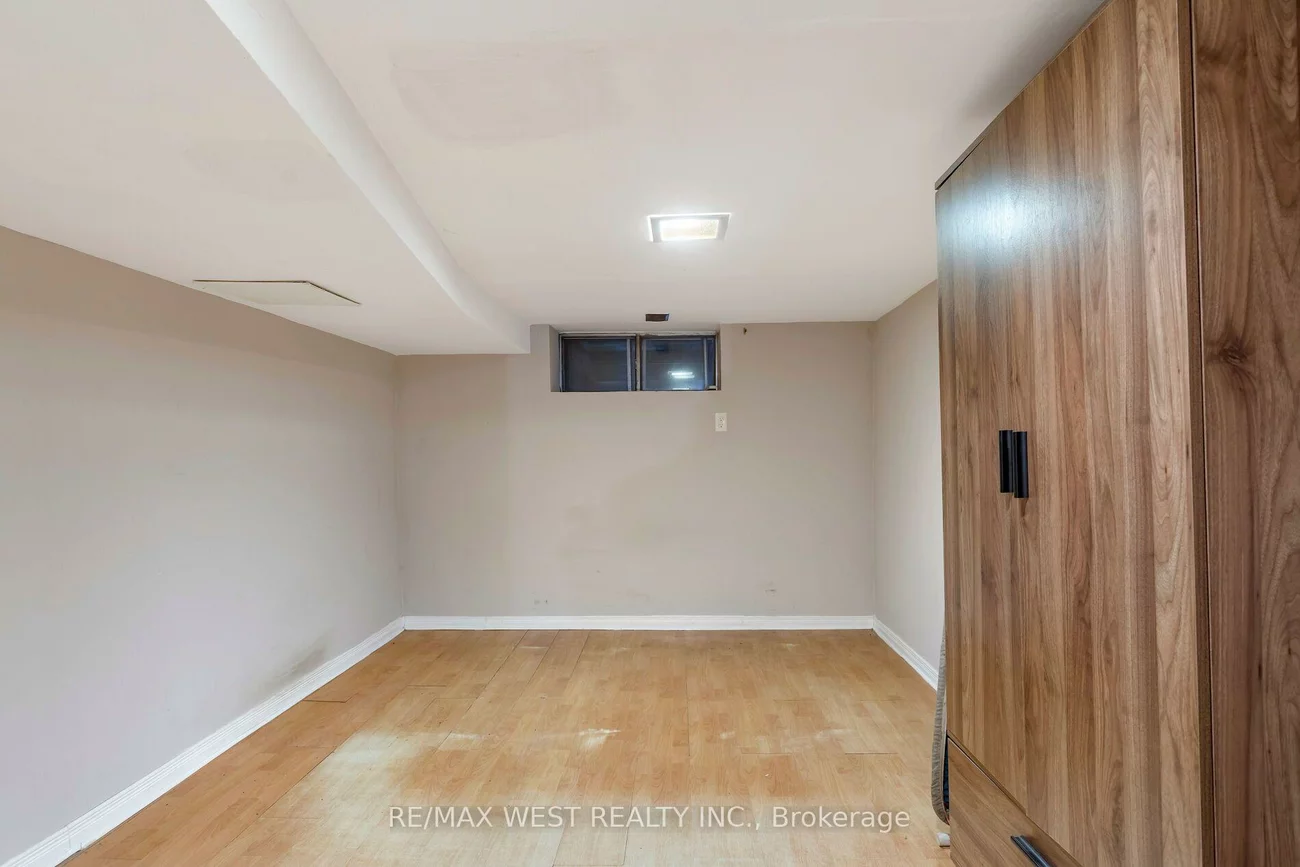 195, Dunn, South Parkdale, Toronto